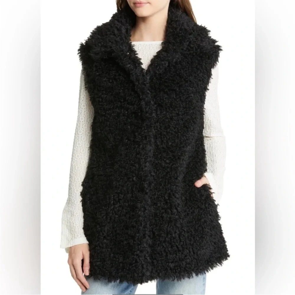 UGG black vest - Picture 1 of 4